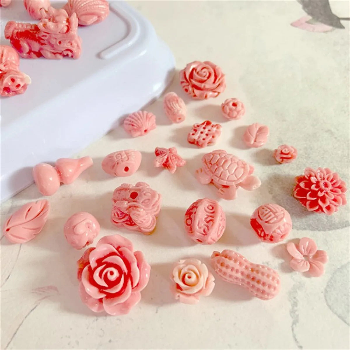 10pcs/bag Natural Gemstone Pink Conch Shell Coral Carved Flower Loose Spacer Beads for DIY Bracelet Pendant Jewelry