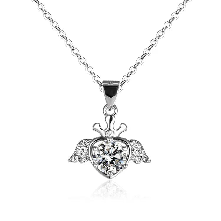 OLAN Fashion Luxury Jewelry 1Ct Round Cut VVS1 Moissanite Wing Heart Pendant 925 Sterling Silver Necklaces for Women