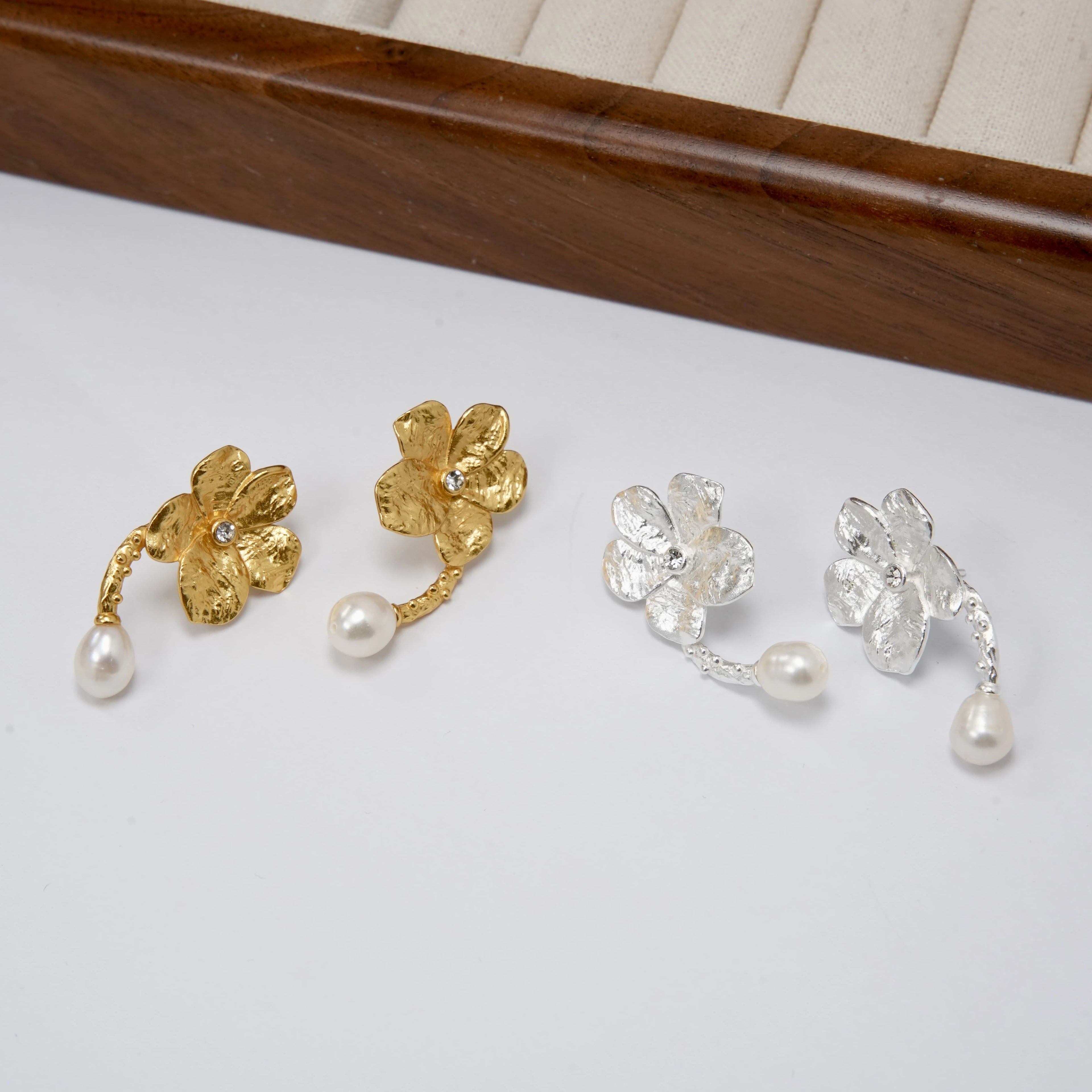 Real Real Gold&Platinum Plated Brass Exquisite Dogwood Flower Shaped Earrings Natural Small Pearls Fashion Drop Jewelry for Women