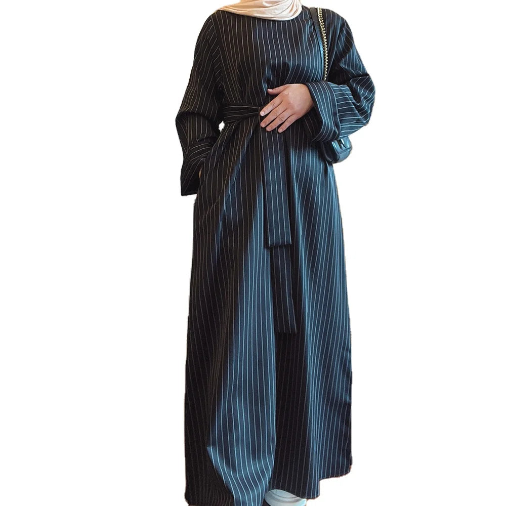 China Guangdong Clothes Manufactures OEM/ODM Wholesale Stripe Jacquard Loose Size Daily Muslim Abaya With Cloth Belt