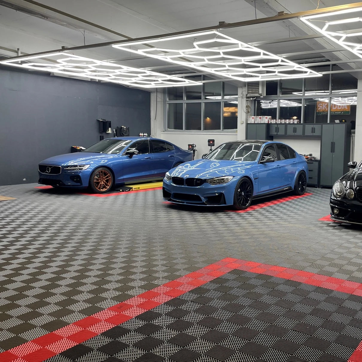 Rigid Modular Anti-Slip Drainage Vinyl Flooring Garage Floor Tile for Parking Lot Villa 4S Shop