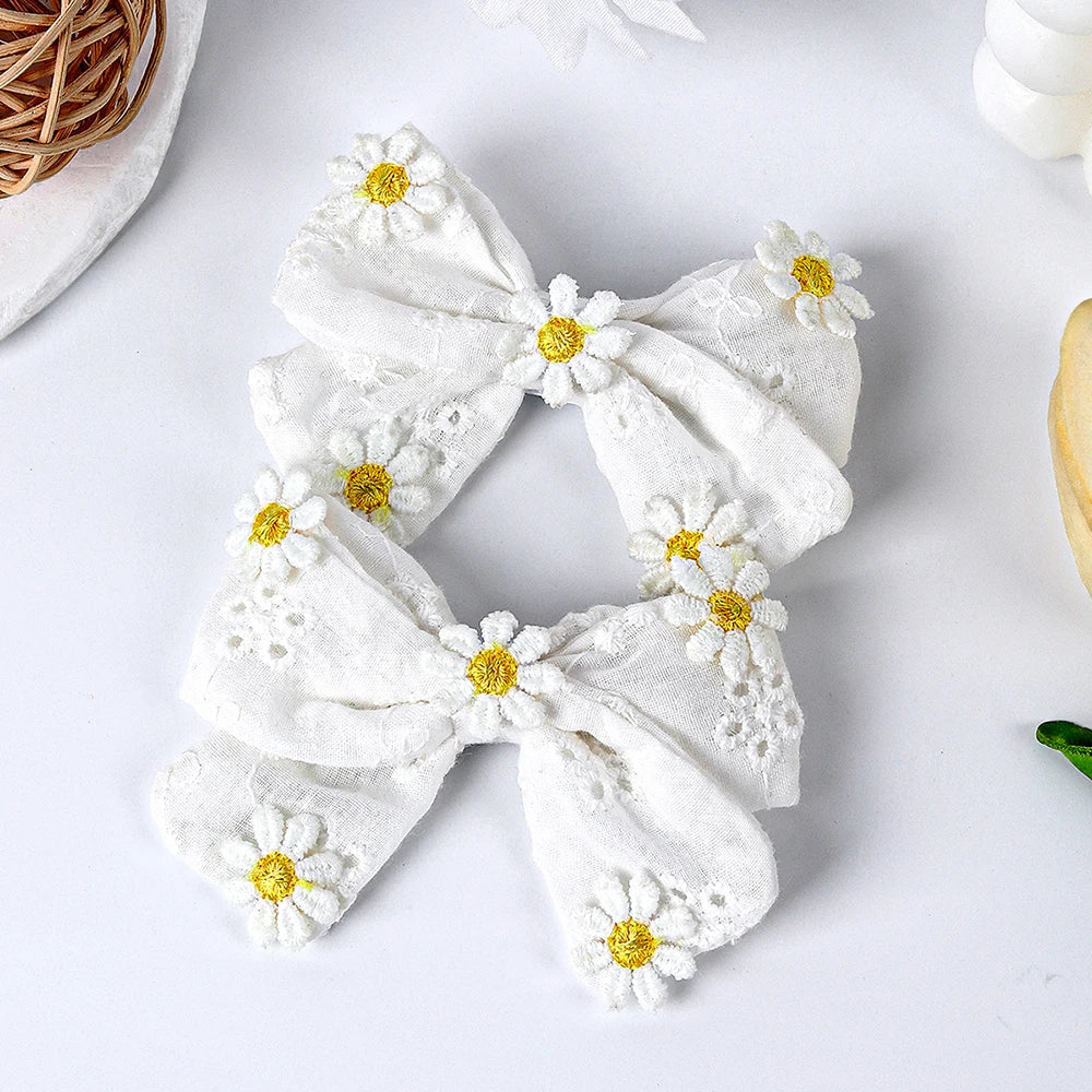 CN 2Pcs Fabric Boutique Hair Bow Handmade Embroidered Flowers Bow Clip Daisy Floral Hair Clip Girls