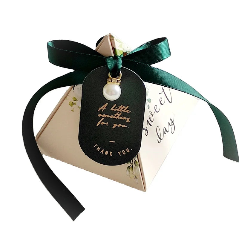 Recycled Material Triangular Pyramid Shape Gift Box Glossy Lamination Baby Shower Paper Boxes for Wedding Favors Food Packaging
