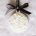 White Round Ceramic Flower Hanging Scented Car Wardrobe Air Freshener Aroma Plaster Home Fragrance Essential Oil Diffuser