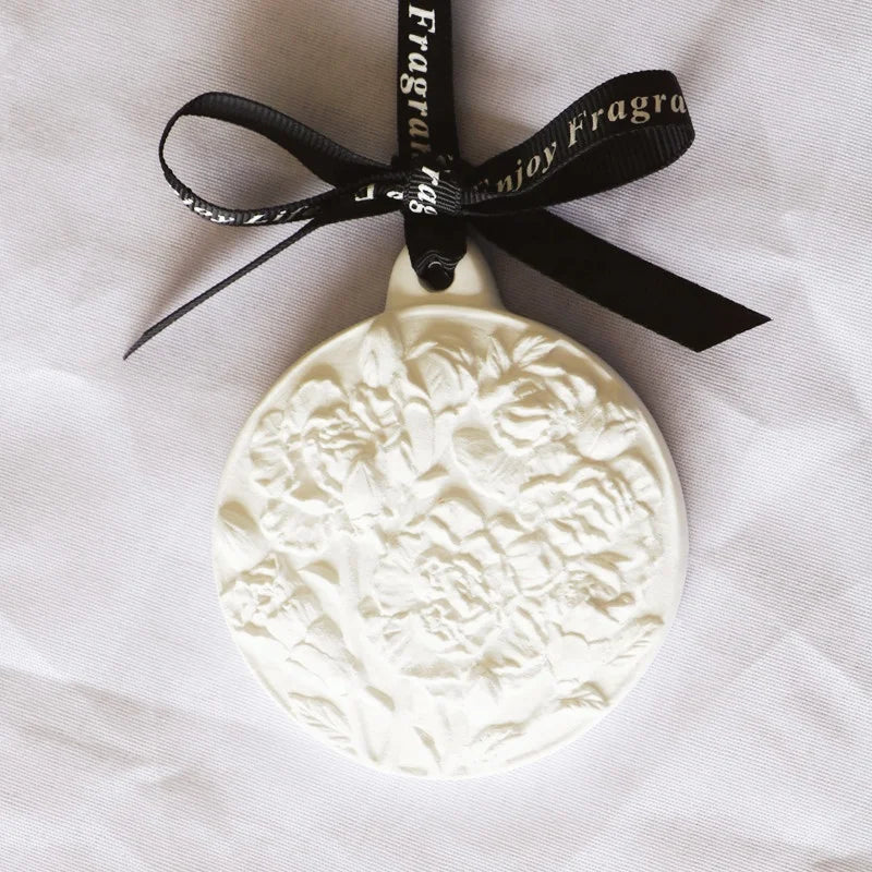 White Round Ceramic Flower Hanging Scented Car Wardrobe Air Freshener Aroma Plaster Home Fragrance Essential Oil Diffuser