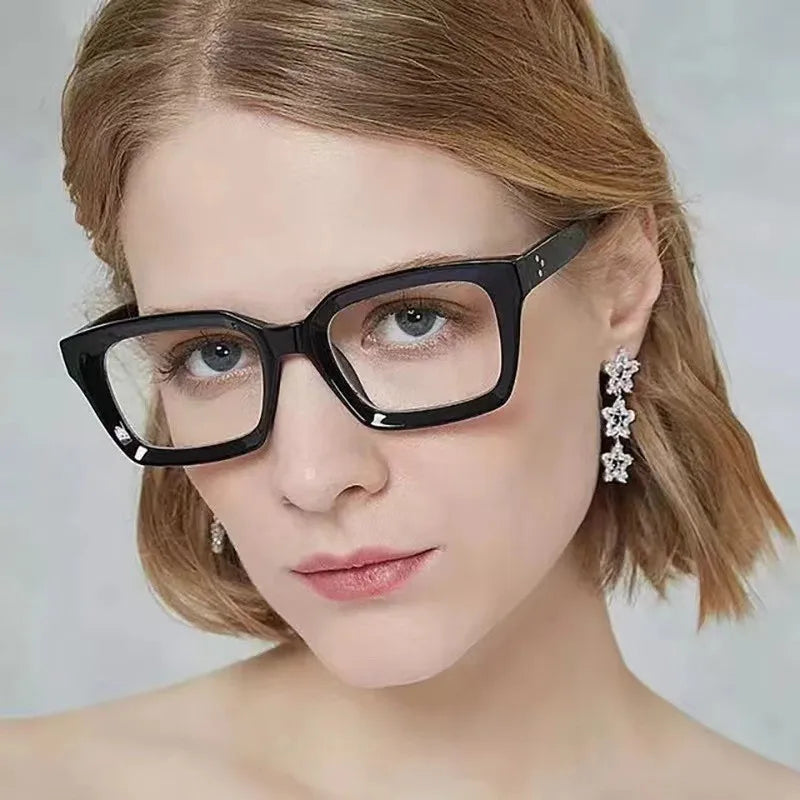 New Arrivals Custom Logo Popular Ins Clear Lens Eyeglasses for Ladies Square Rivets Women Glasses Anti Blue Light Glasses Women