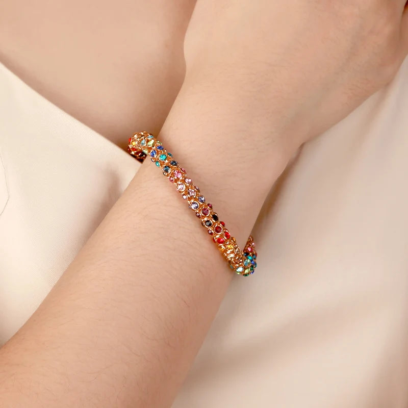 Exquisite Sparkling Color Crystal Chain Bracelet Light Luxury Strong Magnetic Buckle Pave Diamond Bangle Womens Jewelry