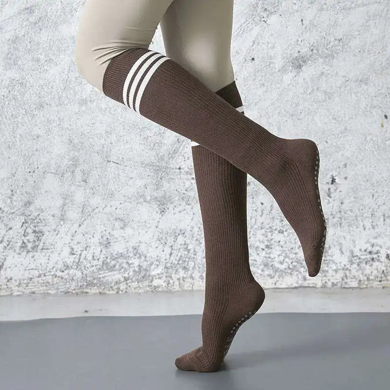 Wholesale Fashion Striped Tube Knee High Grip Socks Long Anti Slip Pilates Yoga Socks for Women