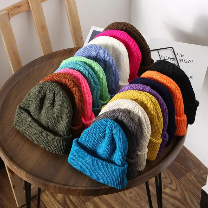 2025 New Arrival Custom Winter Hats High Quality Solid Color Plush Beanie Hat Custom Logo Acrylic Blank Dyed Casual Unisex Beach