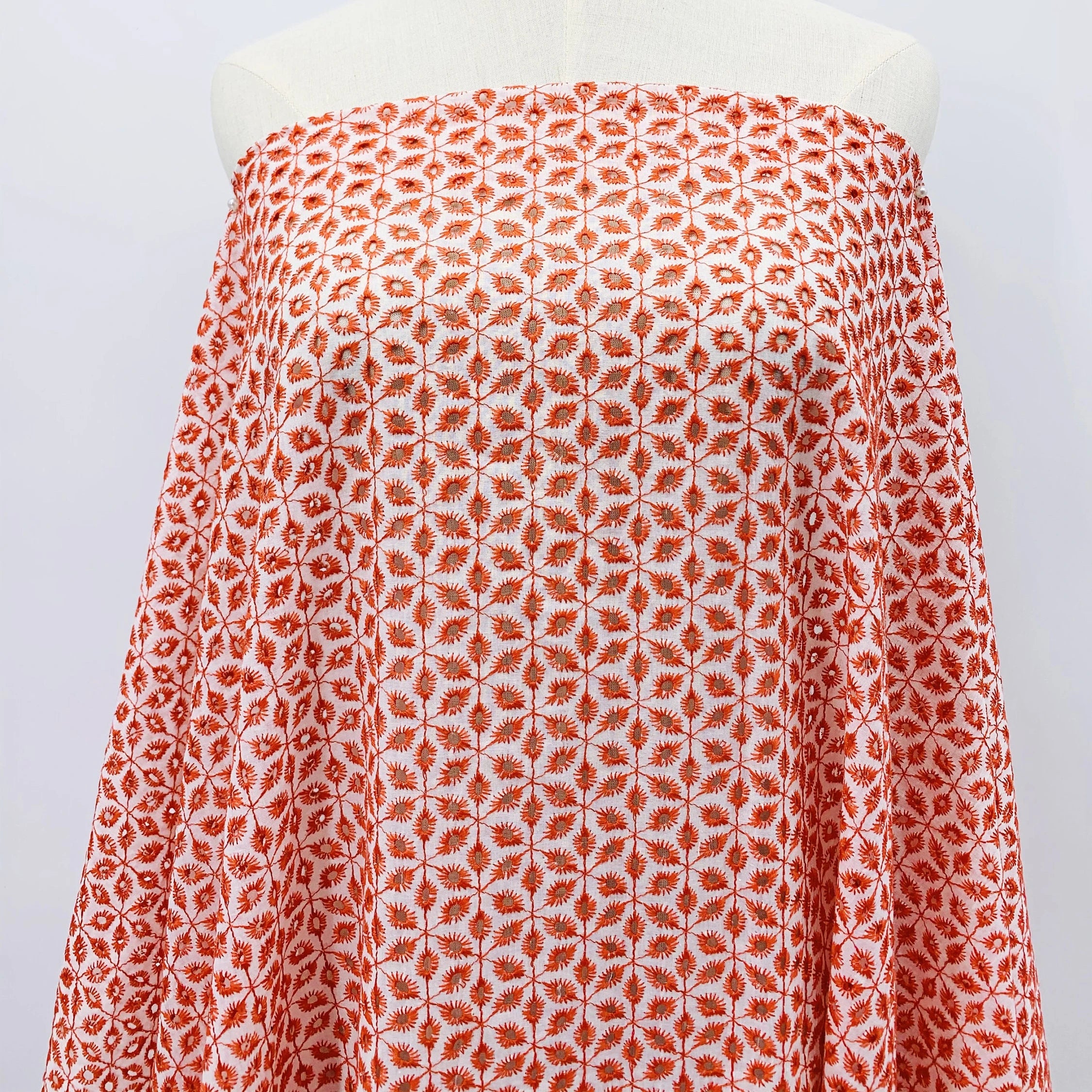 Wholesale Hot Selling Original 100% Cotton Red White Hollow Cotton Eyelet Embroidery Fabric