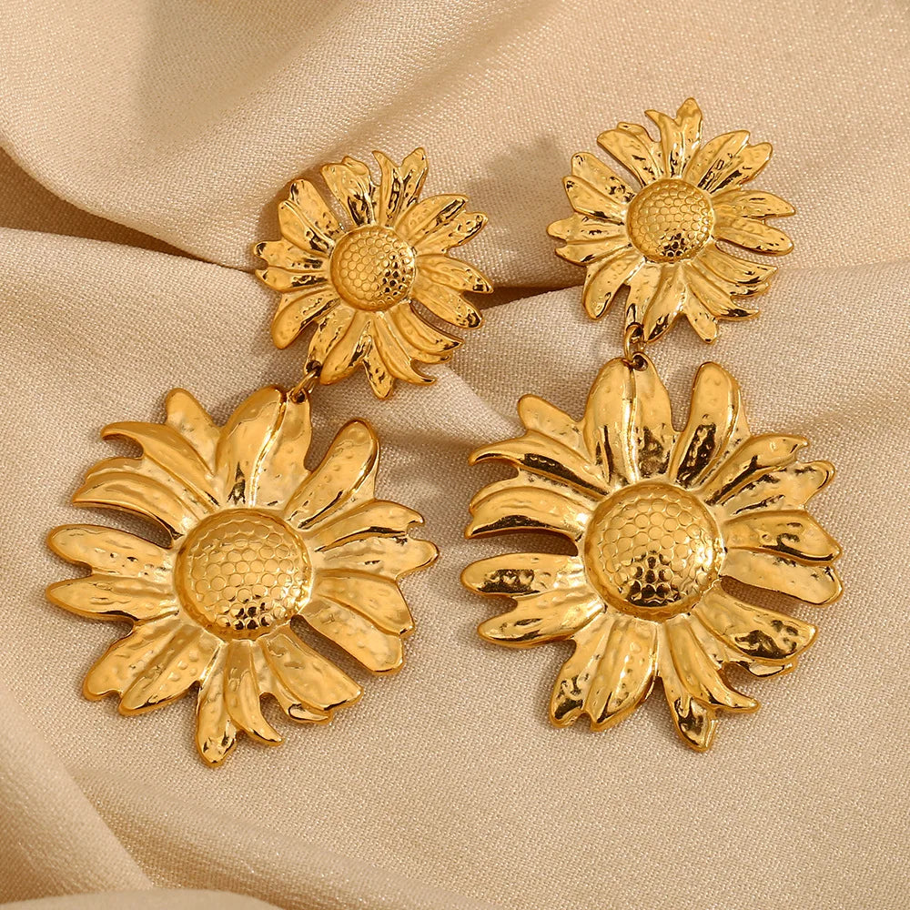 X114 Wholesale 18k Gold Plated Stainless Steel Daisy Earrings Women's Floral Pendant Stud Earring Fashion Jewelry