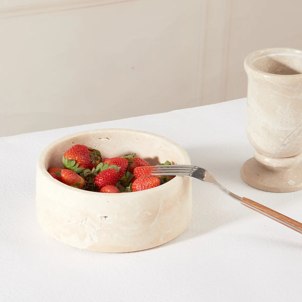 HZX Pet Cats and Dogs Bowl Modern Beige Travertine Marble Bowl Round Bowl Using for Eating
