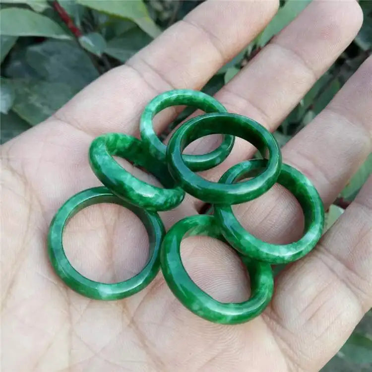 Jialin Jewelry the New Exquisite Emerald Green Dry Blue Ring Green Quartz Quartz Jade Ring Fine Woman and Man Jade Ring