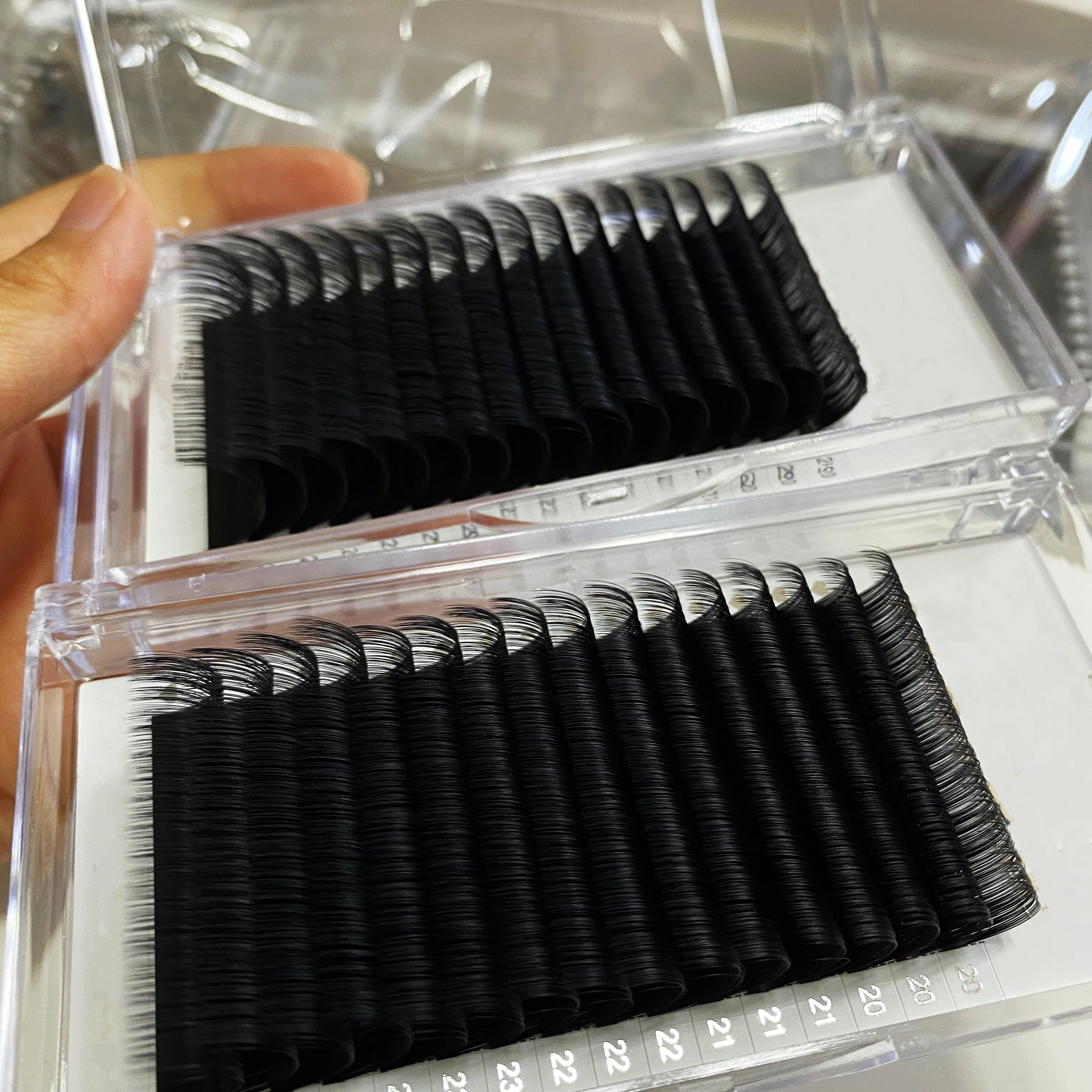 Wholesale Individual Mink Silk Velvet Volume Lash Tray Vendors Private Soft Fluffy Dark Matte Black Cashmere Lash Extensions