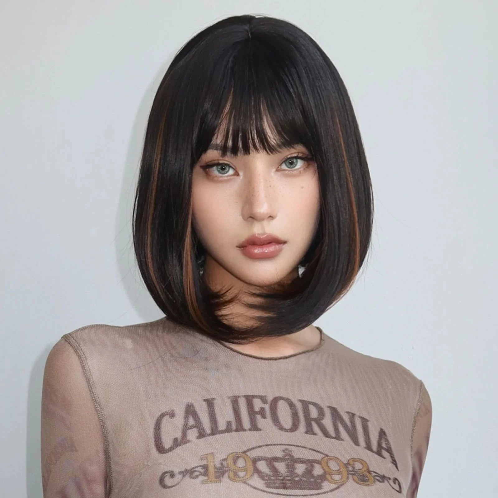 Immediate Delivery Black Bob Wigs with Highlights Mixed Color Wig Synthetic Wig with Bangs Natural Looking Women