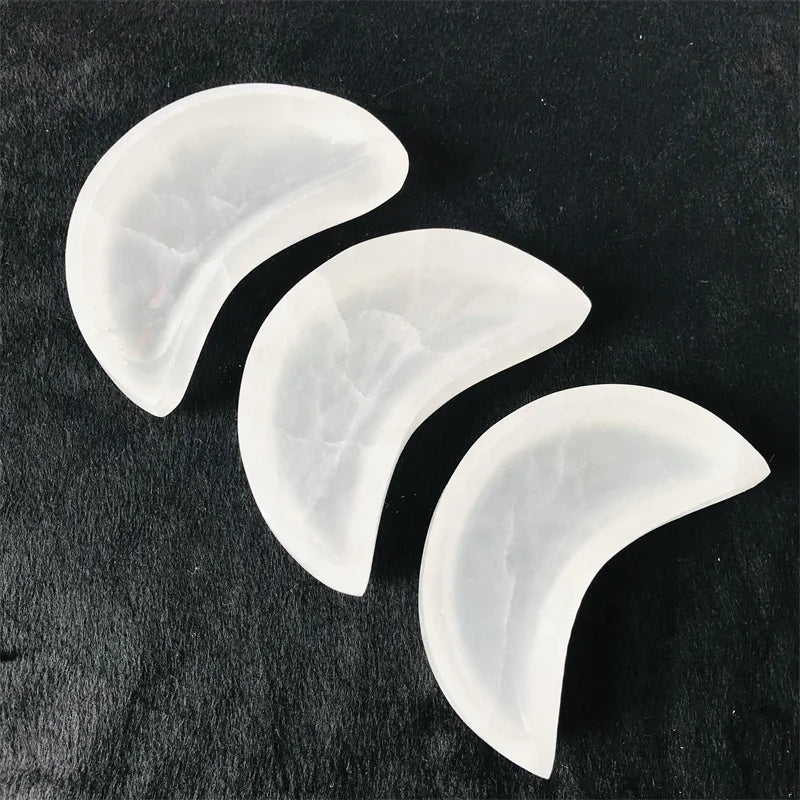 Wholesale natural crystal selenite moon bowl charging plate moon shaped healing gemstone bowls