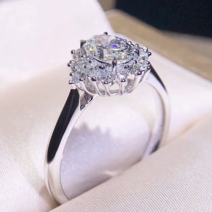 Huitan Sweet Bling Bling Beautiful Zircon Rings Lady Girls Gifts Lovely Silver Dainty Luxury Cubic Flower Rings Woman