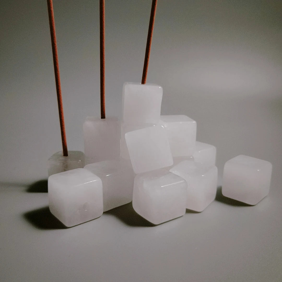 Huiying Low Price Clear Quartz Cube-Shaped Shape Gem Incense Holder