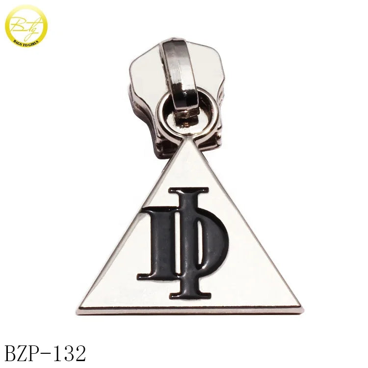 Triangle Shape Brand Letter Zipper Slider Custom Enamel Puller Designs Handmade Black Logo Alloy Puller Tags for Boots