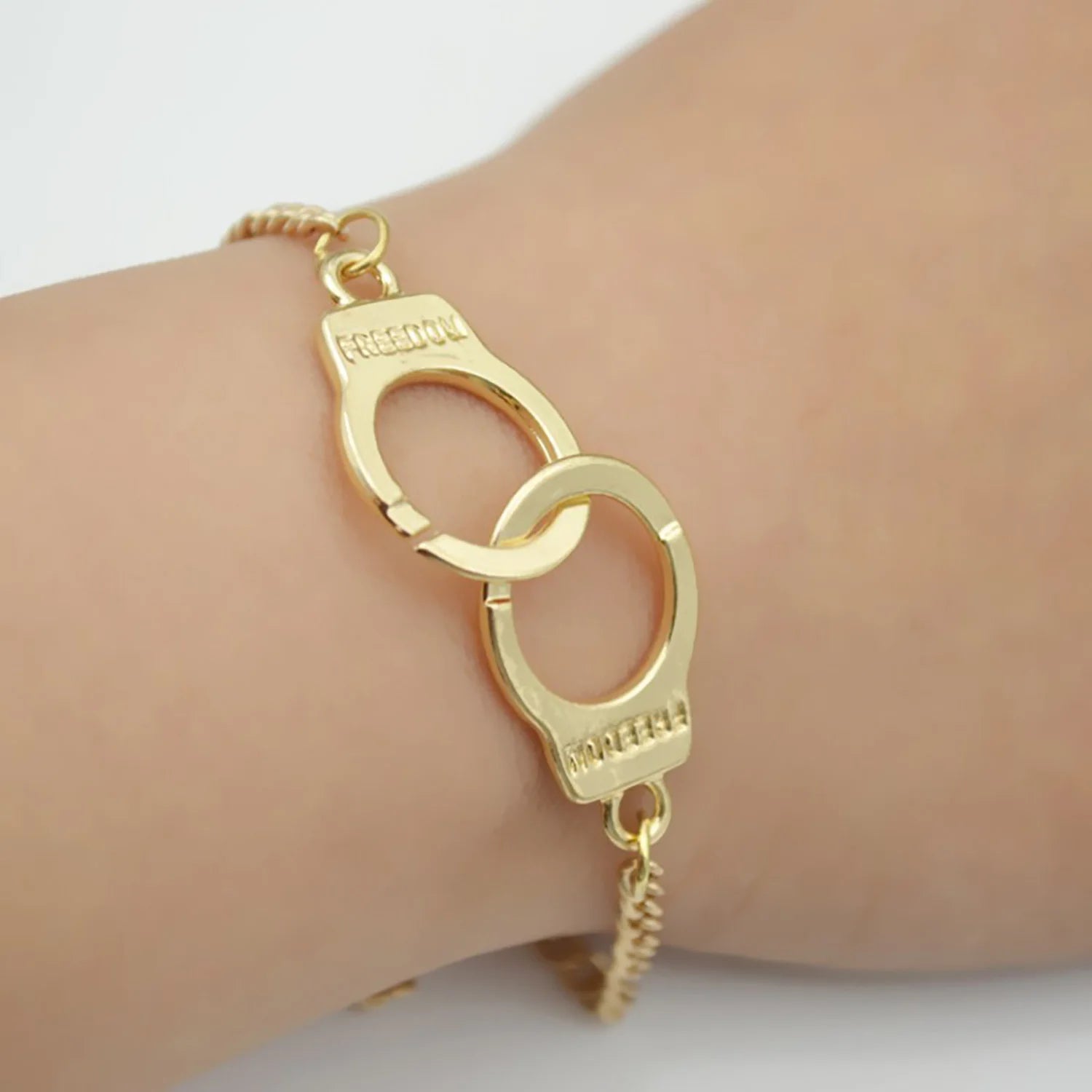 Fashion Letter 8-character Handcuffs Bracelet Creative Women's Bracelet Fashion Jewelry 925 Sterling Silver Handcuff Chain