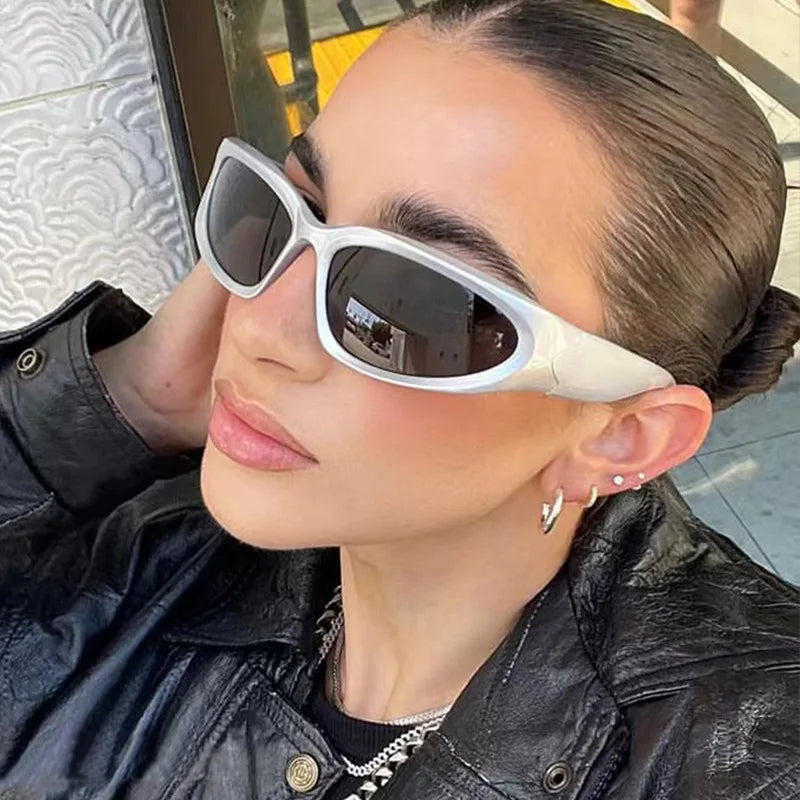 Wholesale Women's Full Rim Square UV400 Fashion Sunglasses with Custom Logo & Color Gold PC Frame