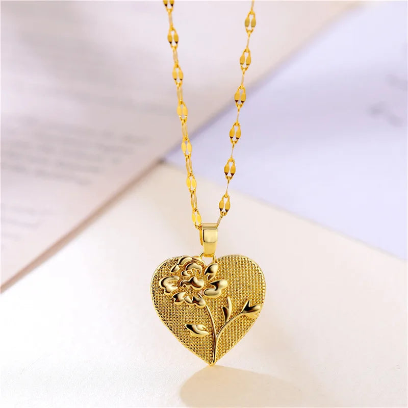 HOVANCI 4 New Trendy Floral Flower Pendant Necklace 18K Gold Plated Titanium Chain Daisy Heart Necklace