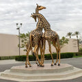 Bringfine Large Fiberglass Life Size Giraffe Statue Custom Color Artistic Design Public Outdoor Garden Sculpture