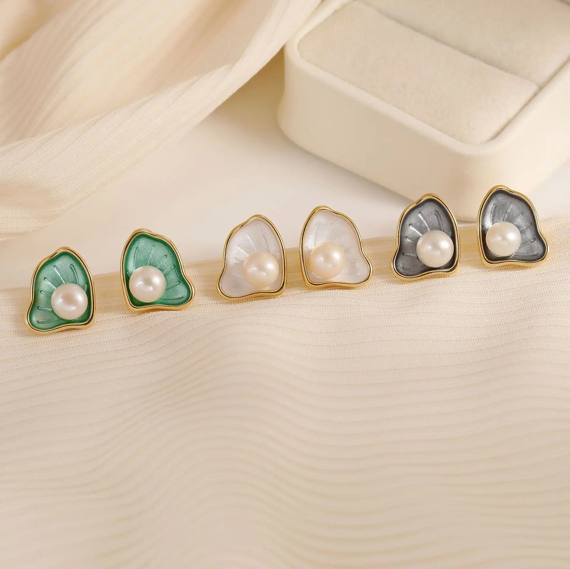 New Arrival Colorful Enameled 14k Gold Earring Glaze Fan-shaped Stud Earrings Simple Freshwater Pearl Earrings