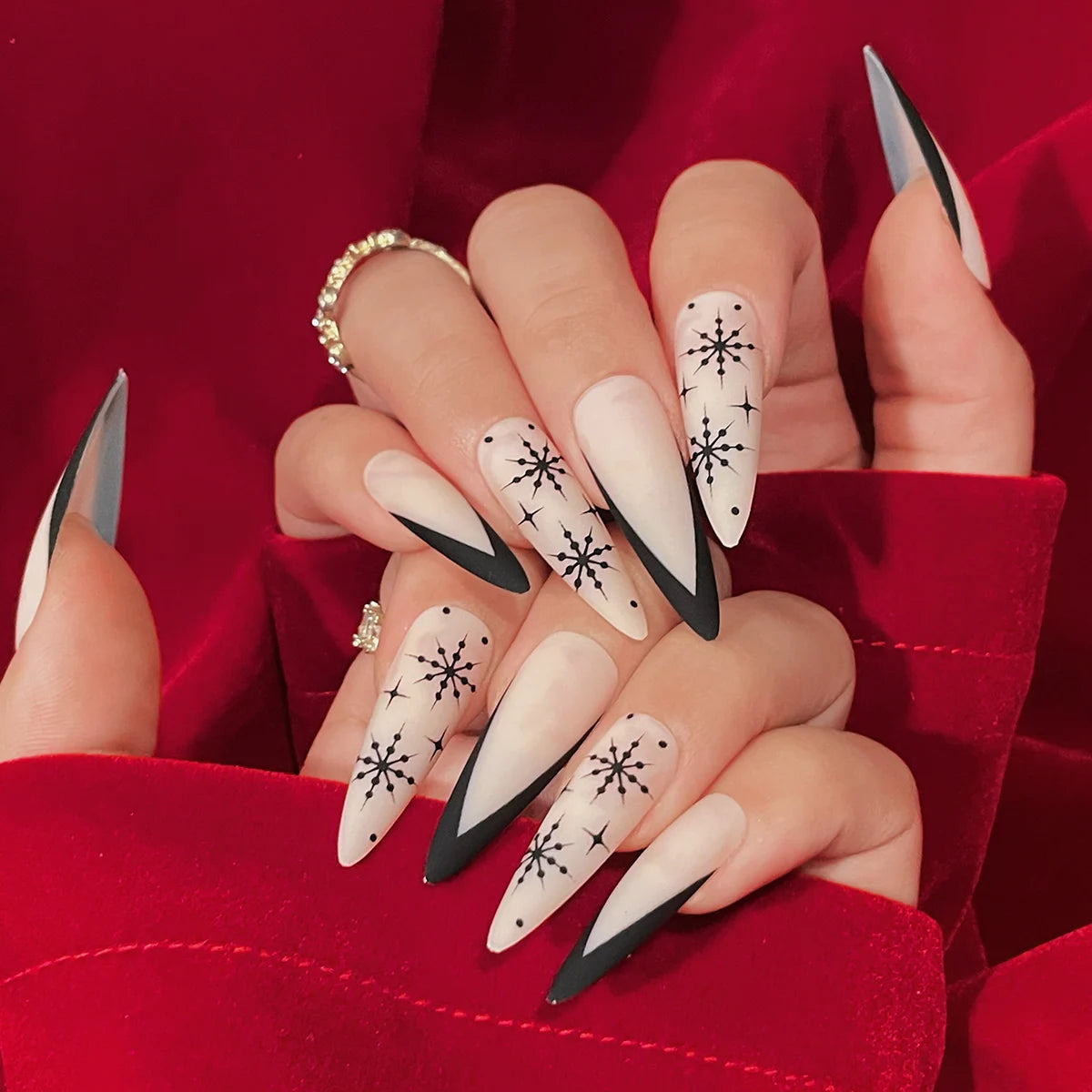 Temooi 24pcs ABS Almond Pattern False Nails Snowflake Long Stiletto Press Coffin Design Wholesale with Custom Logo Nail Glue