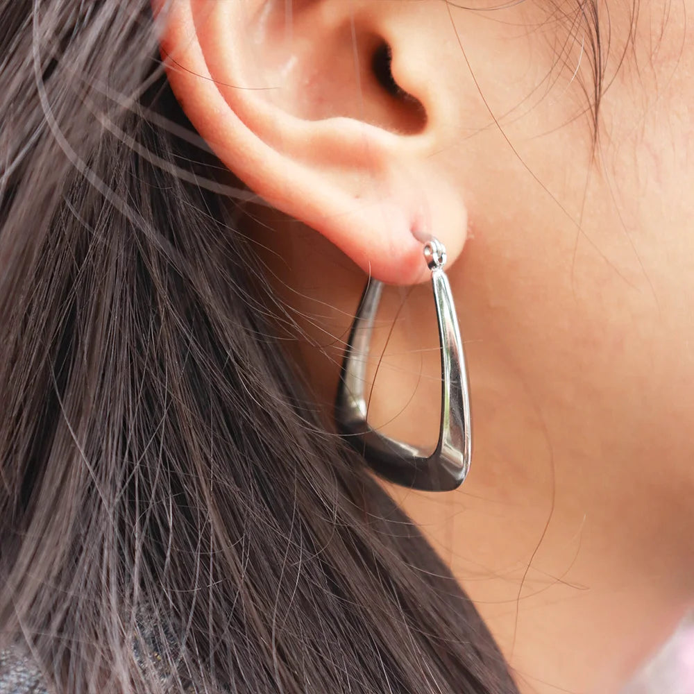 Chris April Fashion in Stock 316L Stainless Steel PVD Gold Plated Minimalist Triangle Hoop Earring