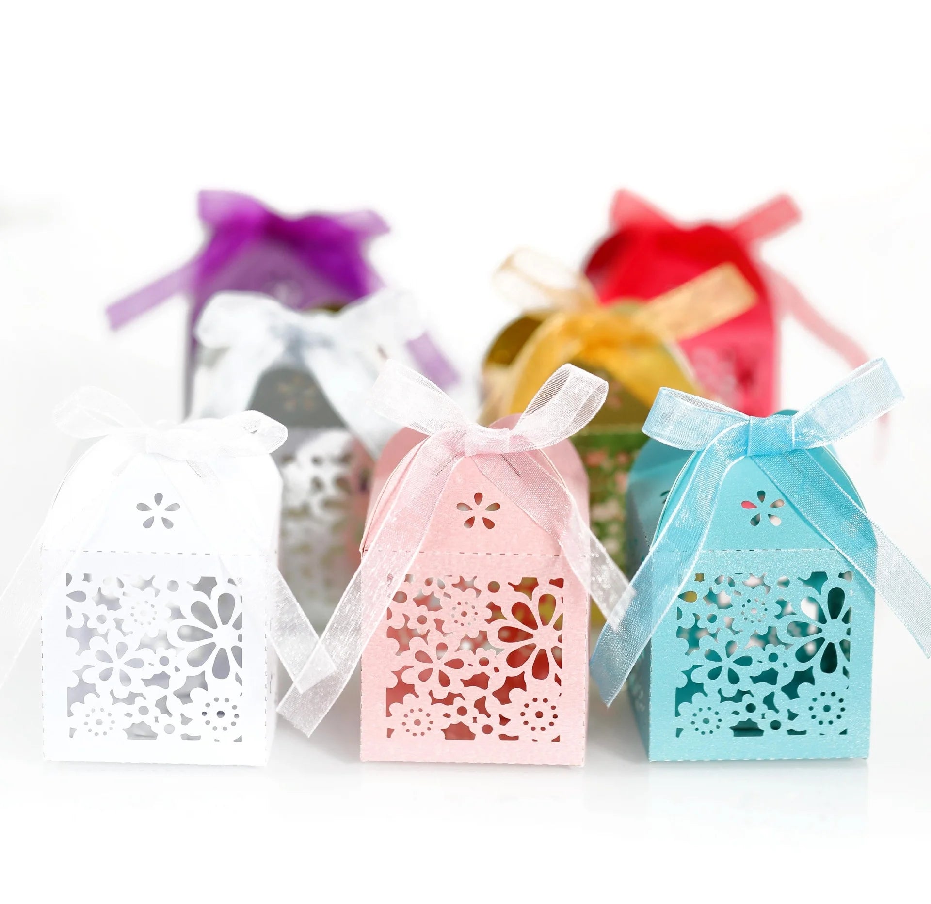 Wholesale Folded Paper Packaging Retails Hollow Out Wedding Party Flower Patterns White Small Sweet White Candy Box for Lollipop