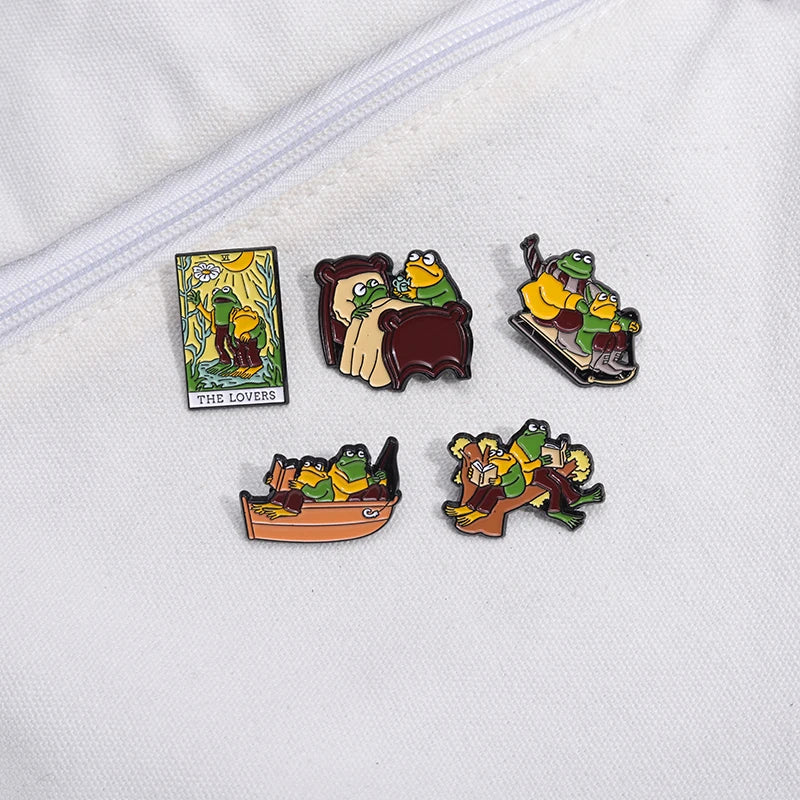 Frogs and Toads Enamel Pins Custom the LOVERS Travel Brooches Lapel Badges Animal Jewelry Gift for Friends