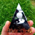 Crystal Stone Eight Diagrams Pyramid Crystal Healing Energy Cross Pyramid Crystal Ball Natural Gemstone Pyramid Home Decoration
