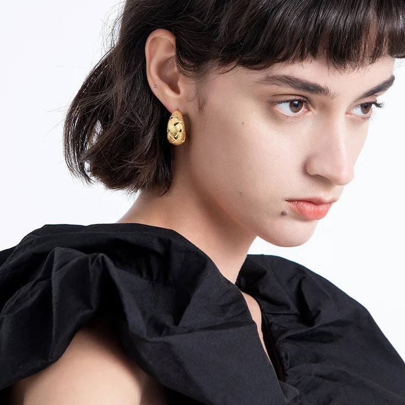 18K Gold Plated Stainless Steel Jewelry Geometric Braided Inner Hollow Stud Earrings E211246