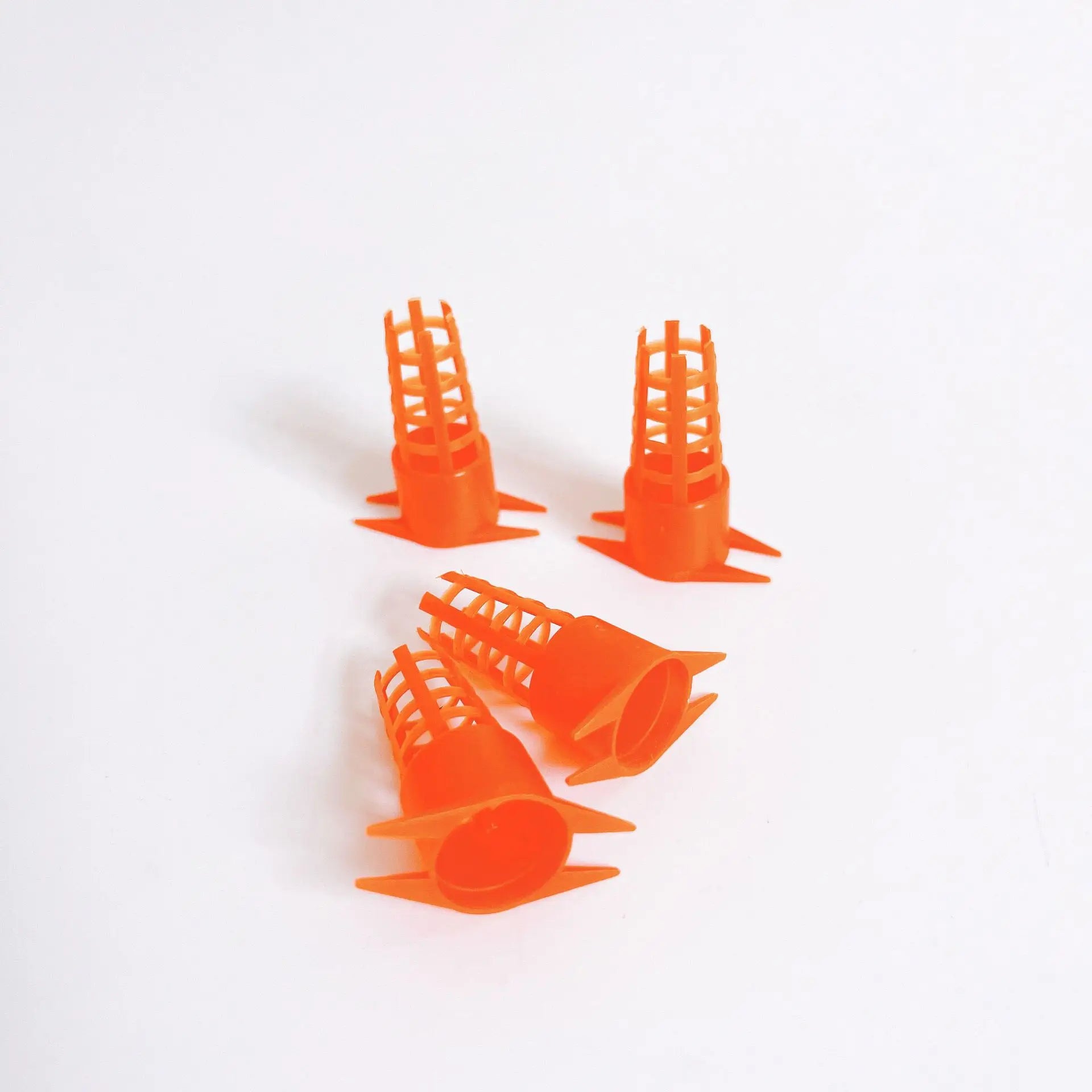 New Plastic Bee Queen Cage Protective Cover Cell Cages Beekeeping Equipment Protector
