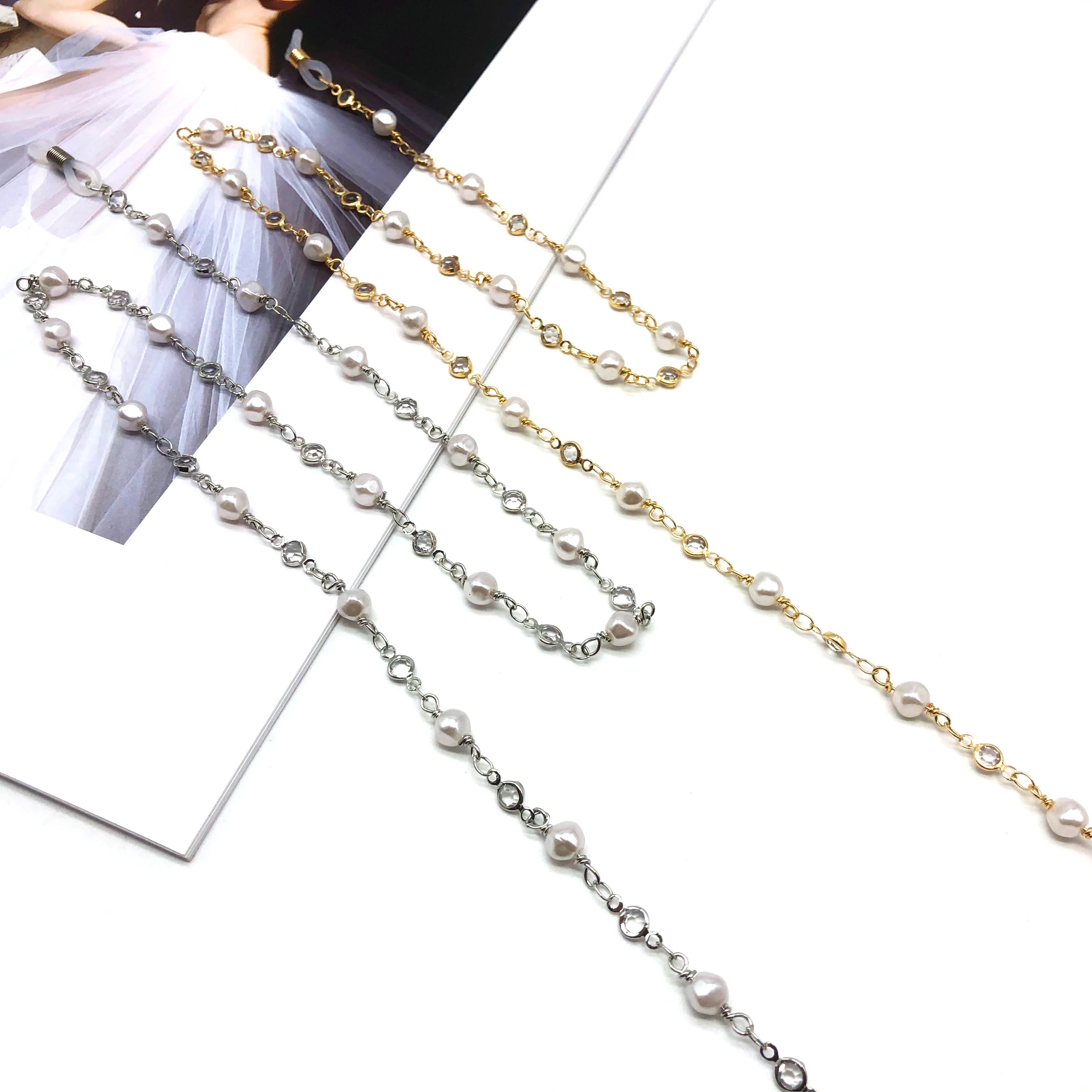 Metal Fashion Face Masking Holder Football Pearl and Diamond Glasses Chain