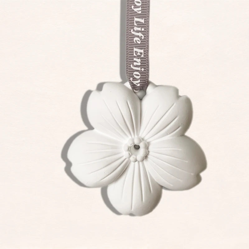 Factory Direct Hanging Car Wardrobe Pendant Air Freshener Scented Ceramic Aroma Plaster Flower Porcelain Essential Oil Diffuser