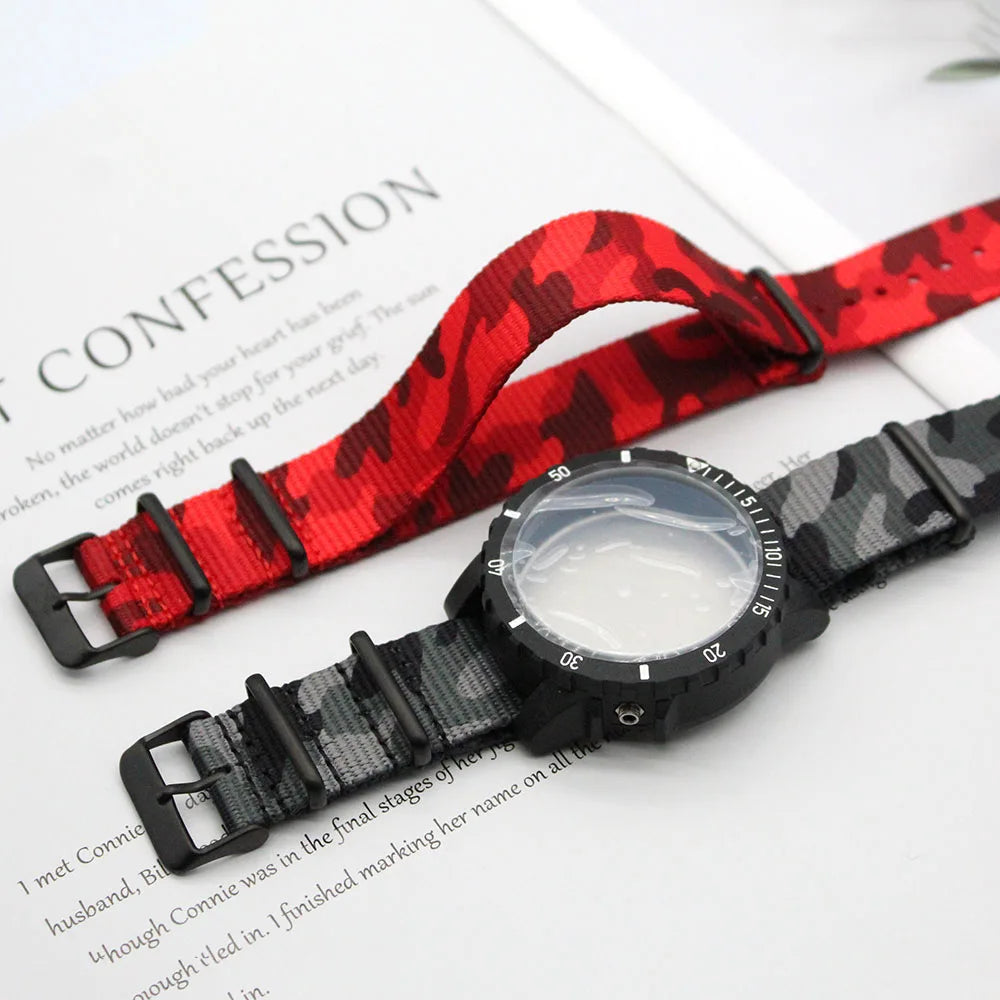 Custom Printed 22mm Bulk Wholesale Camouflage 1.5mm Thick Grey Red Camo Nylon Watch Watch Strap with Pvd Hardware