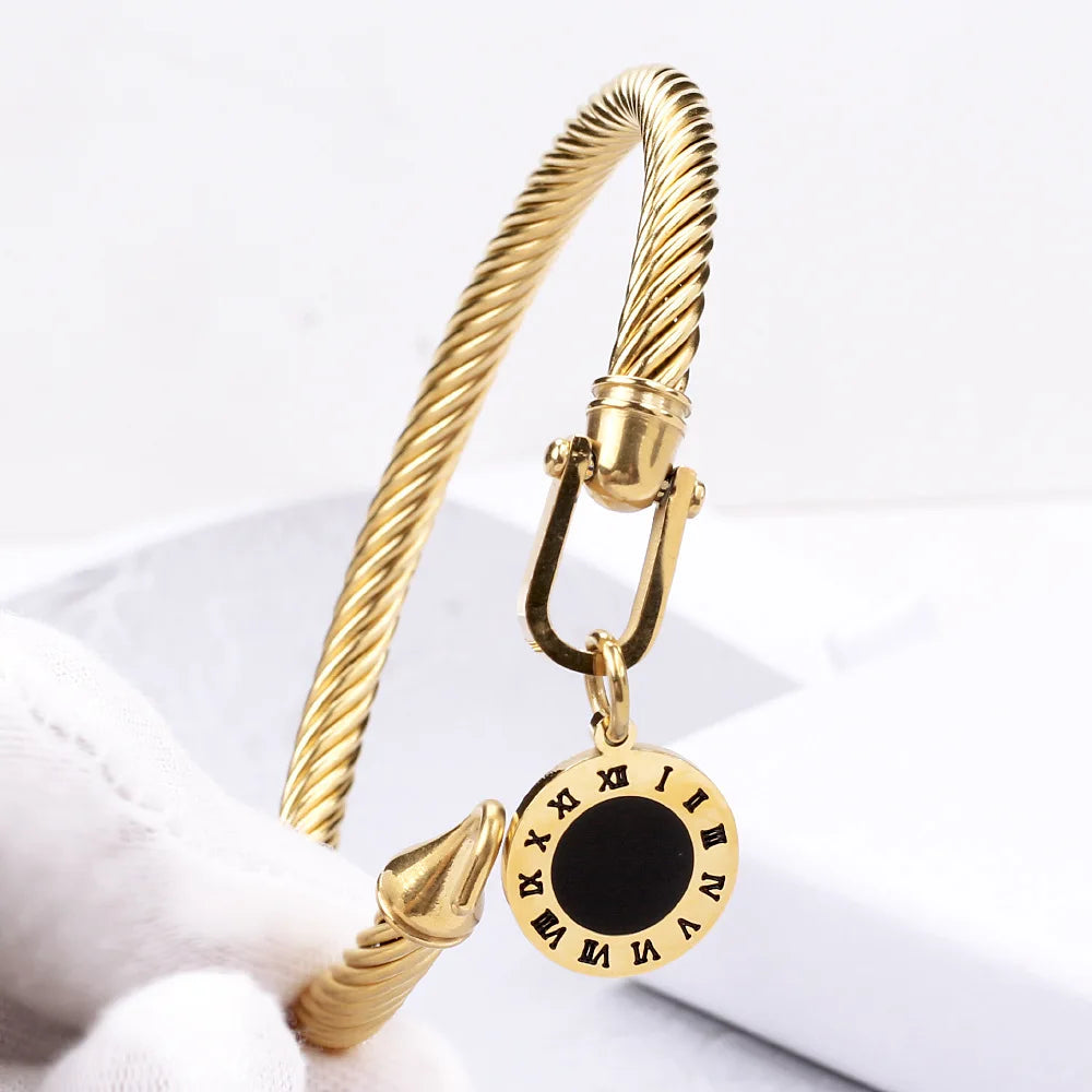 Steel Wire Rope Horseshoe Buckle Bracelet 2024 Summer Women's Stainless Steel 18k Gold Digital Roman Numeral Charm Bracelet