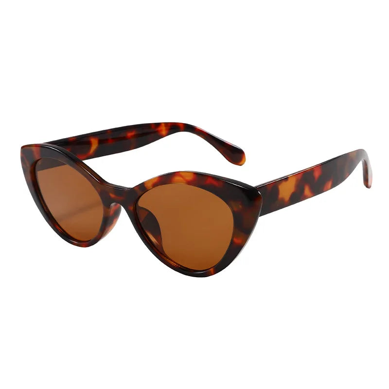 Women's Retro Cat Eye Sunglasses Light Weight New Design and Fashionable PC Frame Sunshade Glasses