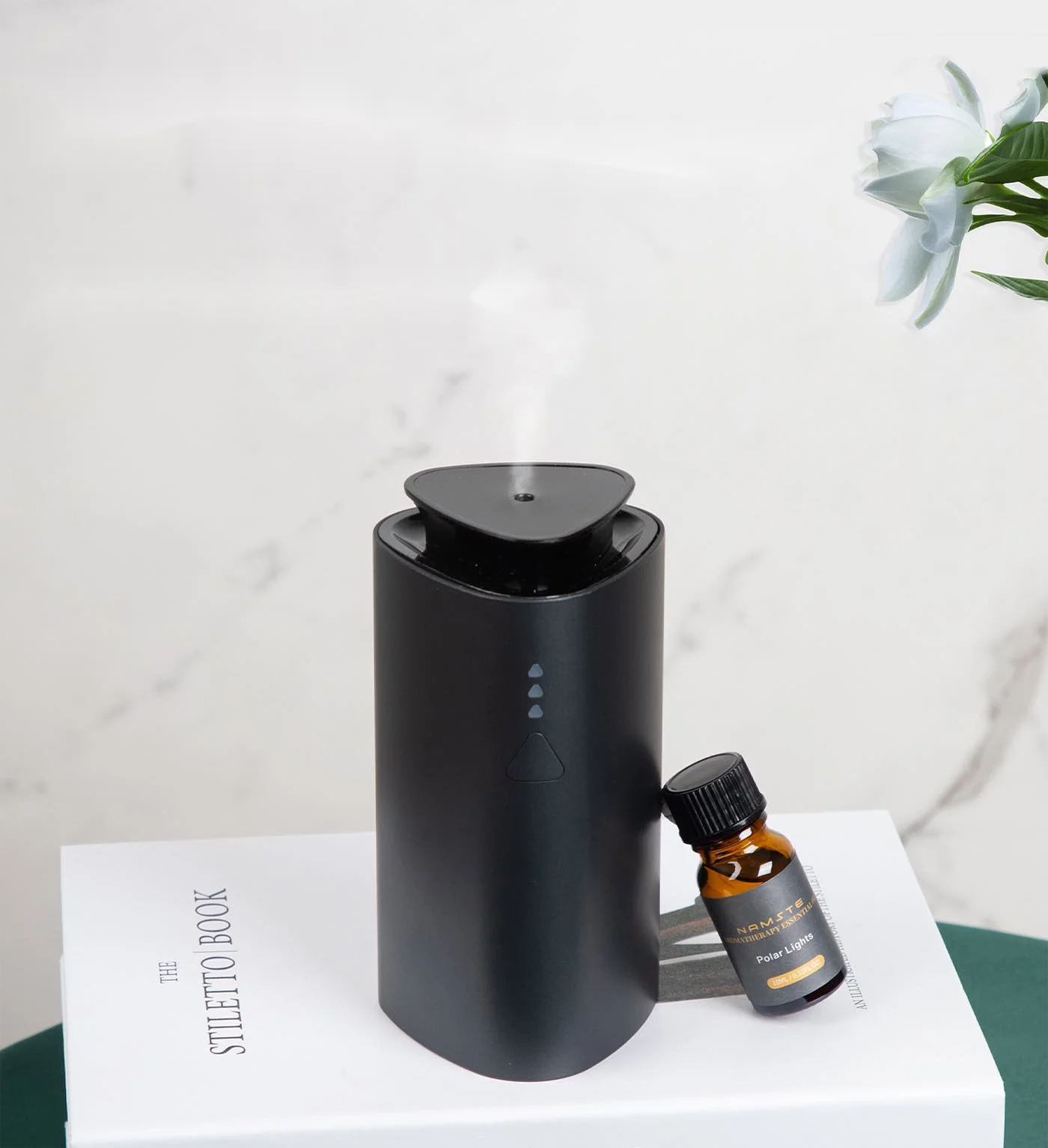 CRAEROMA Factory Wholesale Mini Professional Portable Rechargeable Battery Luxury  Nano Cool Mist Car Scent Diffuser