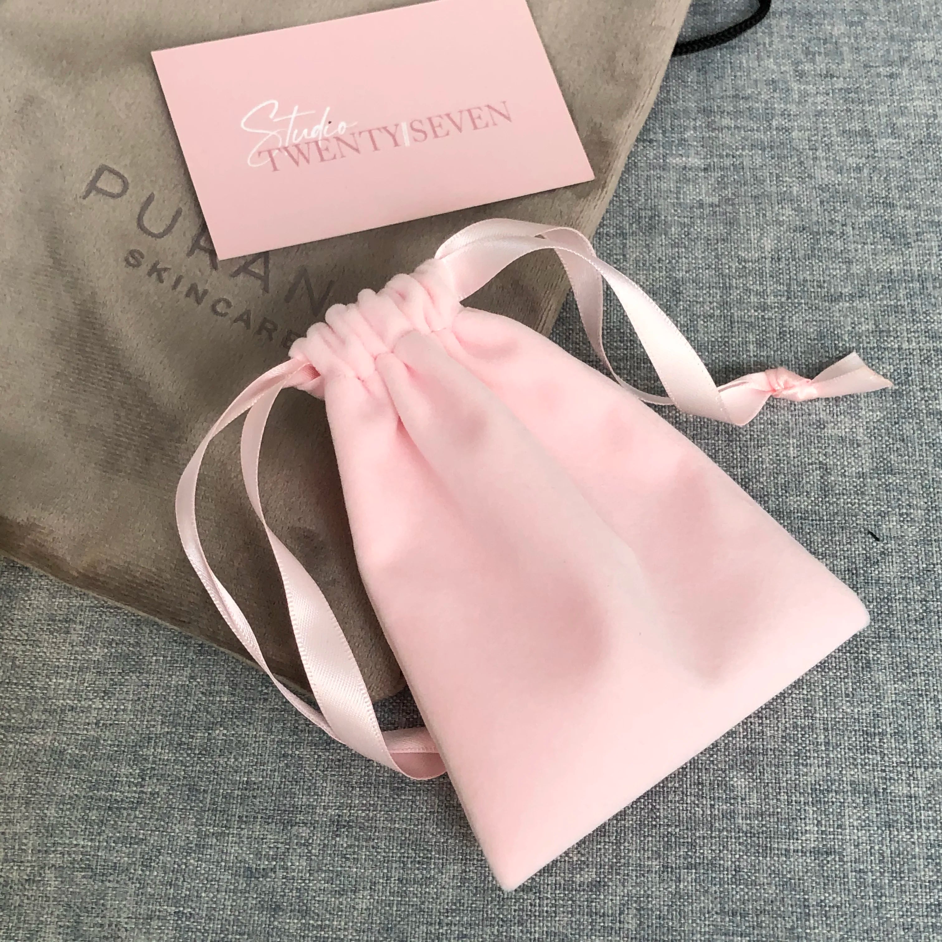 Custom Velvet Jewelry Pouch Luxury Gift Bag Portable Small Jewelry Packaging Bags For Jewelry Products