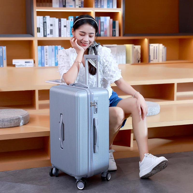 Yiluqian 2024 New Large Capacity Luggage for Women 20 Inch Multifunctional Suitcase for Men Travel Password Leather Suitcase