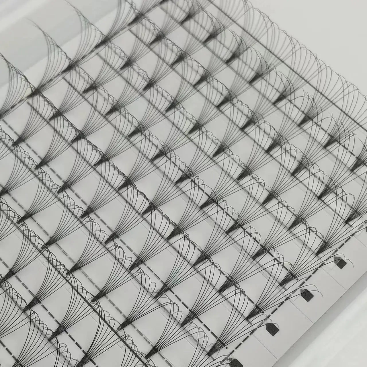 Pre Made Thick Fans Lashes 8D Short Stem Premade Volume Fans Eyelashes Extensions