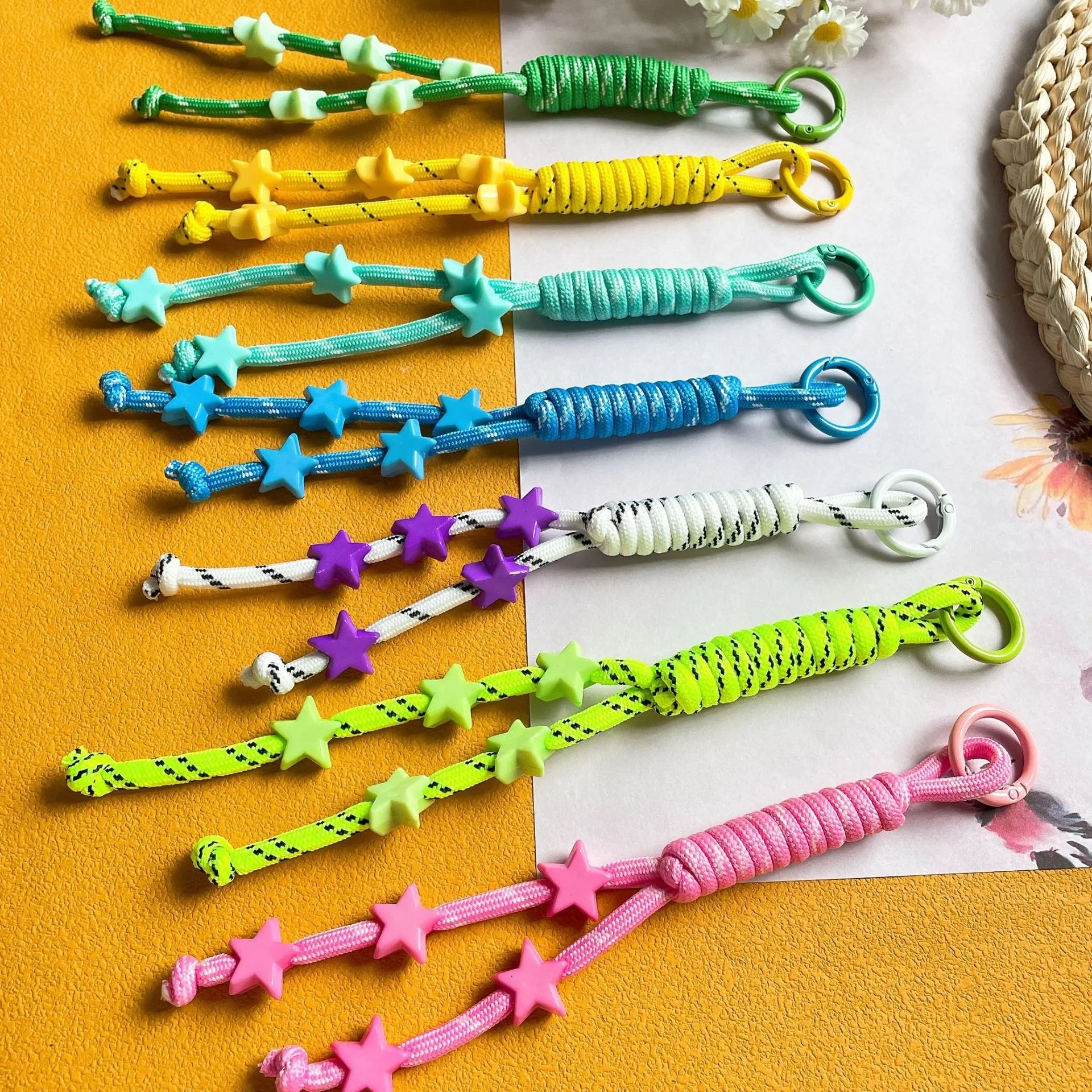 Handmade Simple Style Star Braided Keychain Paracord Rope Lanyard Keyring with Easy Accessory Bag for Gift for Friends