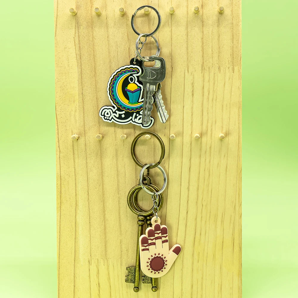 New Arrival Luxury Keychain Custom Arabic Currency and Golden Design for Business Promotions and Collectors