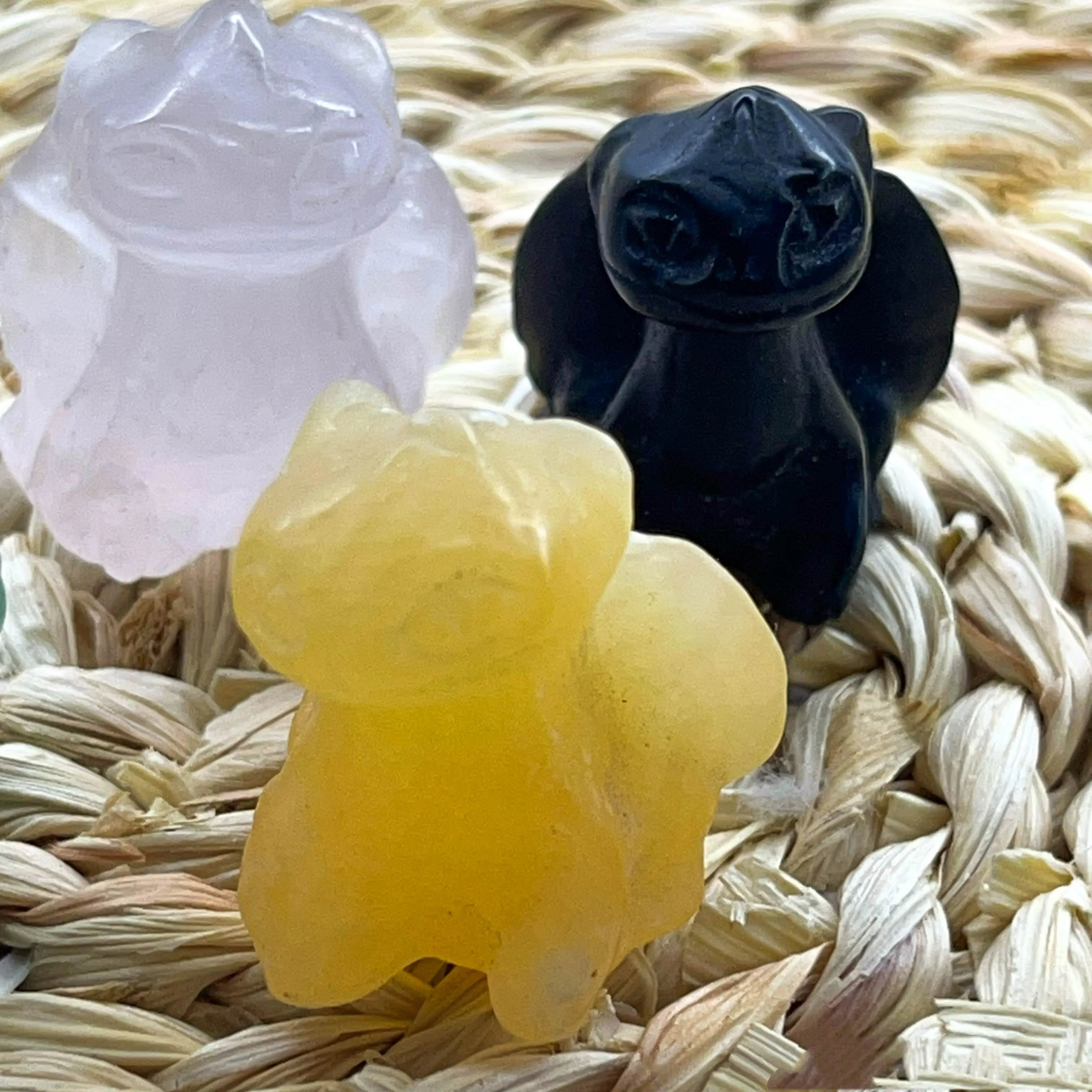 Obsidian Toothless Healing Stone Crystal Mini Carving Mixed Materials Dream Amethyst Fly Dragon for Decoration