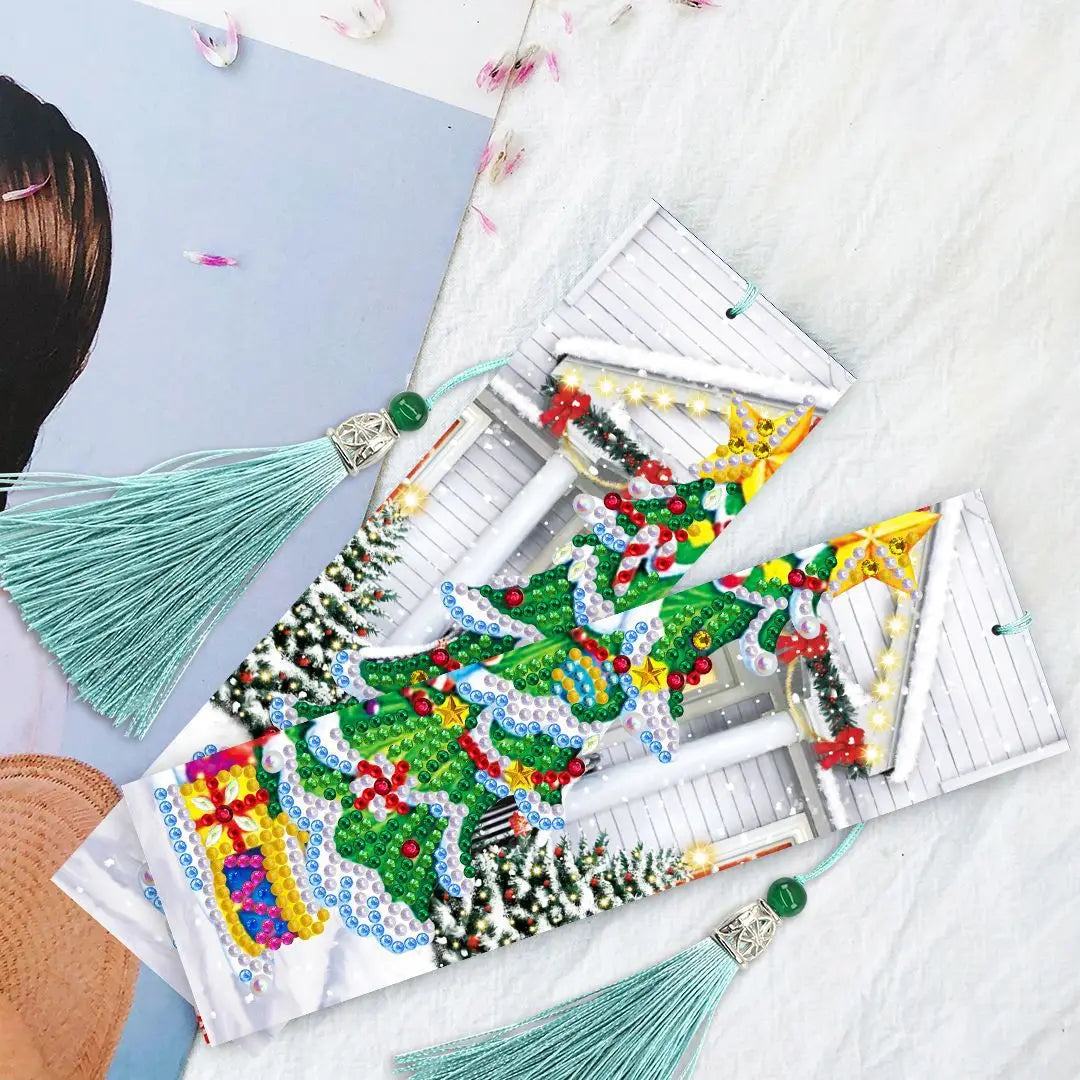 R-SQ21-23 4pcs Handmade Leather Bookmarks with Diamond Painting and Christmas Ornament Tassel Crystal Material