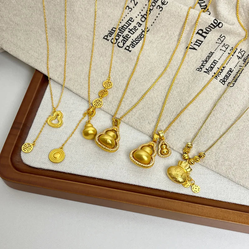 DAIHE Retro Three-dimensional Small Gourd Necklace with a Versatile Chinese Design and Collarbone Chain