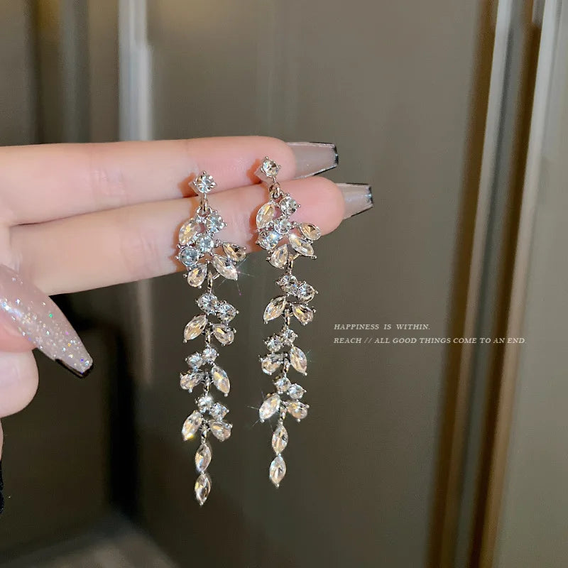 DAIHE New Style Women's Carbon Zircon Long Earrings Silver Gold Color Wedding Bridal Pendant Earring for Women